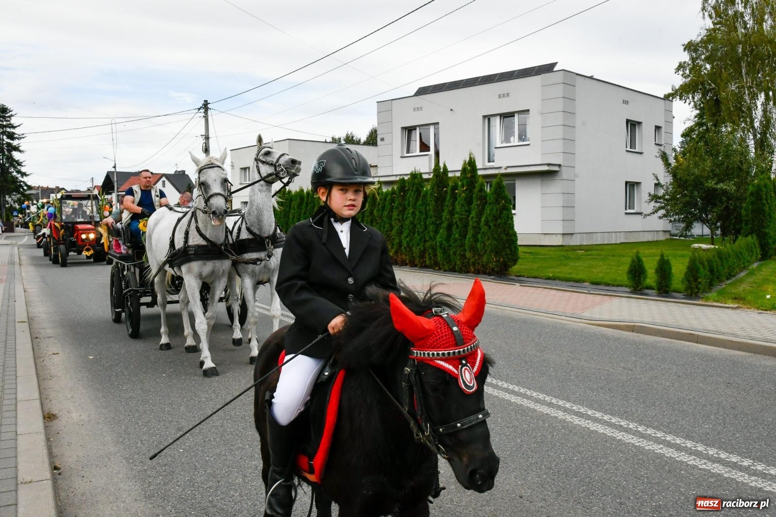 Zdjęcie w galerii na portalu naszraciborz.pl: Korowód w Pawłowie zamknął sezon dożynkowy [FOTO i WIDEO] wiadomości z regionu