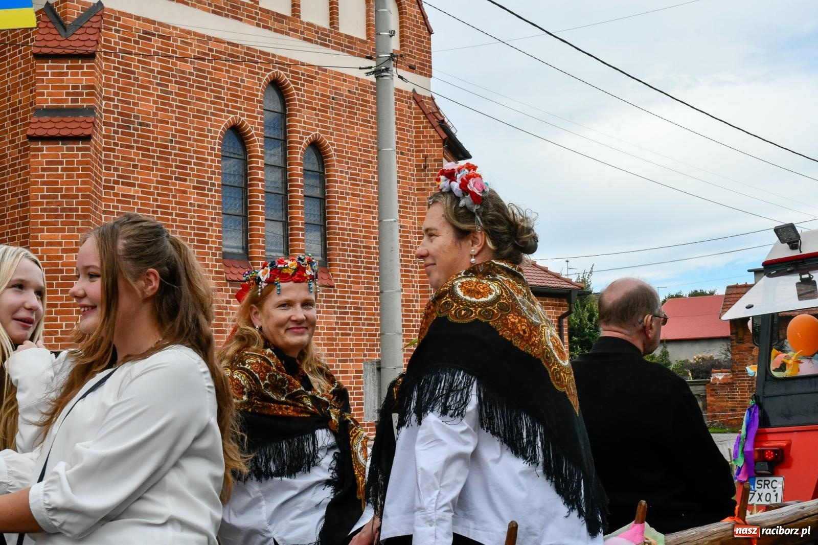Zdjęcie w galerii na portalu naszraciborz.pl: Korowód w Pawłowie zamknął sezon dożynkowy [FOTO i WIDEO] wiadomości z regionu
