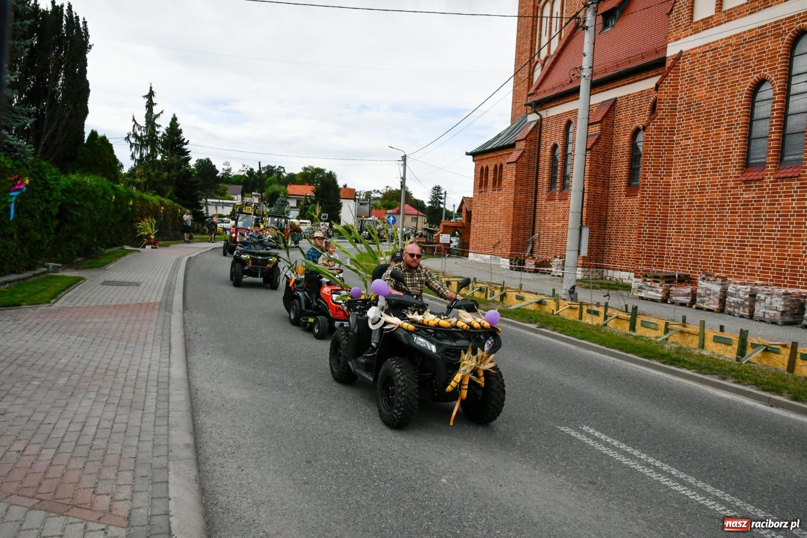 Zdjęcie w galerii na portalu naszraciborz.pl: Korowód w Pawłowie zamknął sezon dożynkowy [FOTO i WIDEO] wiadomości z regionu