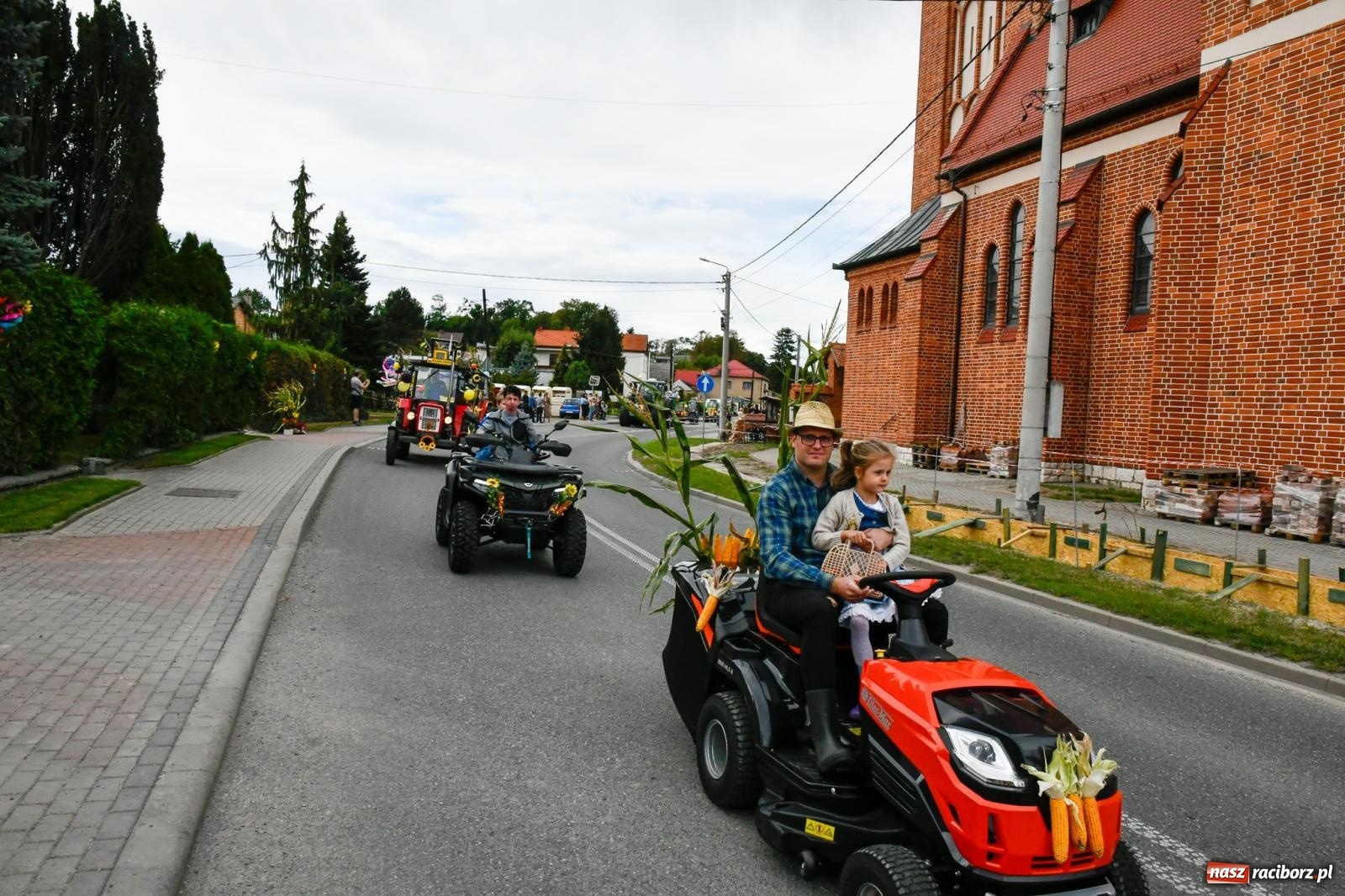 Zdjęcie w galerii na portalu naszraciborz.pl: Korowód w Pawłowie zamknął sezon dożynkowy [FOTO i WIDEO] wiadomości z regionu