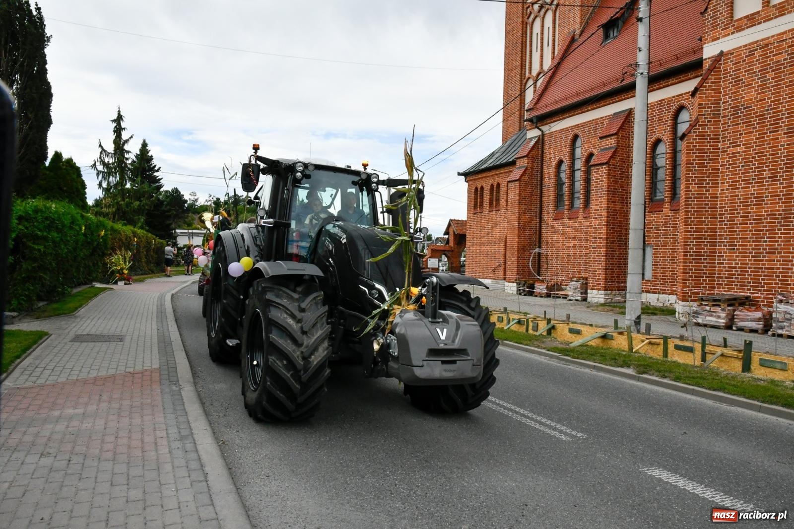 Zdjęcie w galerii na portalu naszraciborz.pl: Korowód w Pawłowie zamknął sezon dożynkowy [FOTO i WIDEO] wiadomości z regionu