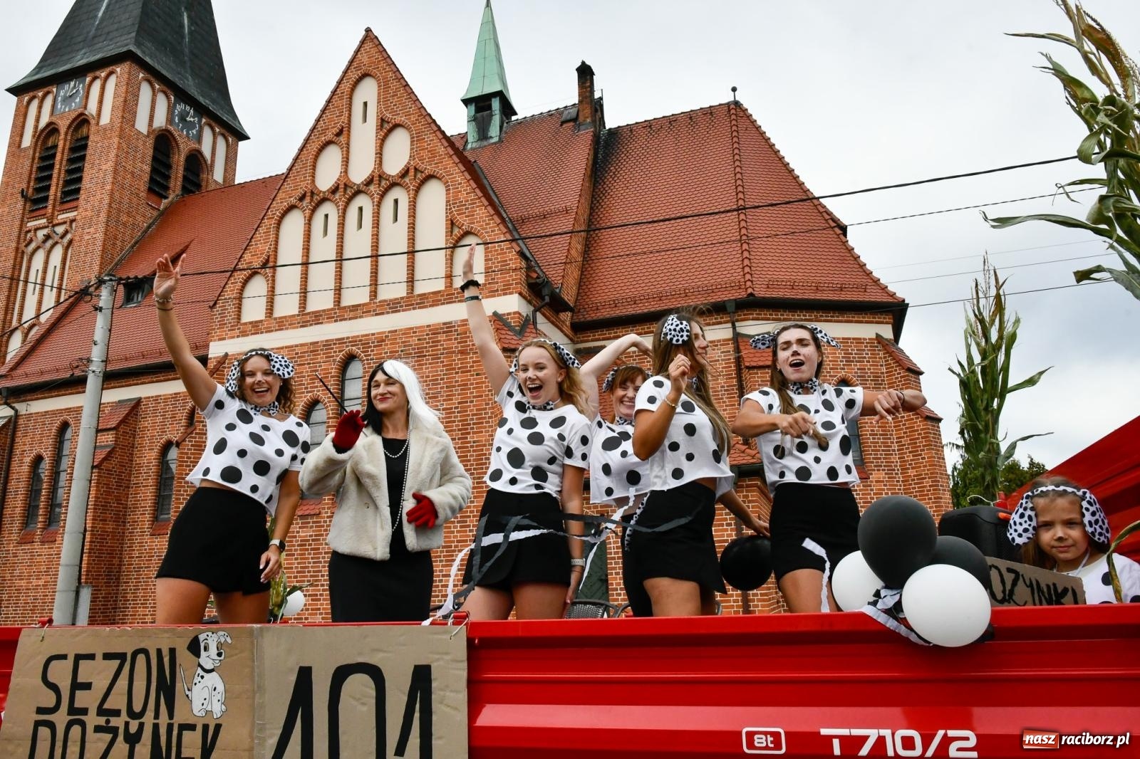 Zdjęcie w galerii na portalu naszraciborz.pl: Korowód w Pawłowie zamknął sezon dożynkowy [FOTO i WIDEO] wiadomości z regionu