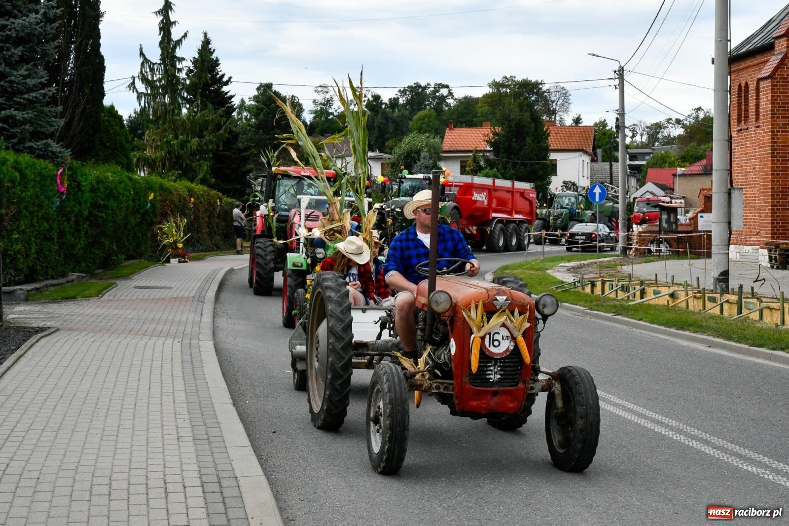 Zdjęcie w galerii na portalu naszraciborz.pl: Korowód w Pawłowie zamknął sezon dożynkowy [FOTO i WIDEO] wiadomości z regionu