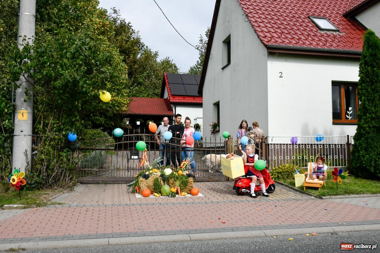 Zdjęcie w galerii na portalu naszraciborz.pl: Korowód w Pawłowie zamknął sezon dożynkowy [FOTO i WIDEO] wiadomości z regionu