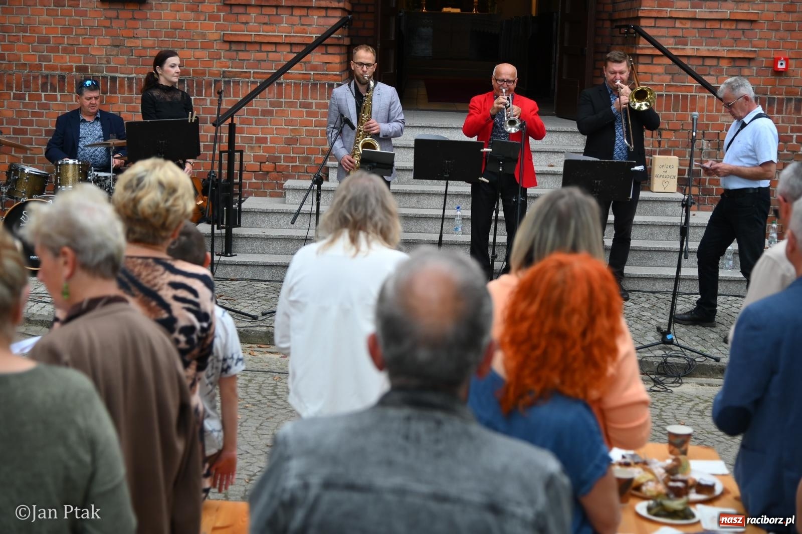 Zdjęcie w galerii na portalu naszraciborz.pl: Jazz na cmentarzu. Parafia ewangelicko-augsburska zaprosiła Raciborza na koncert na wzgórzu wiadomości z regionu