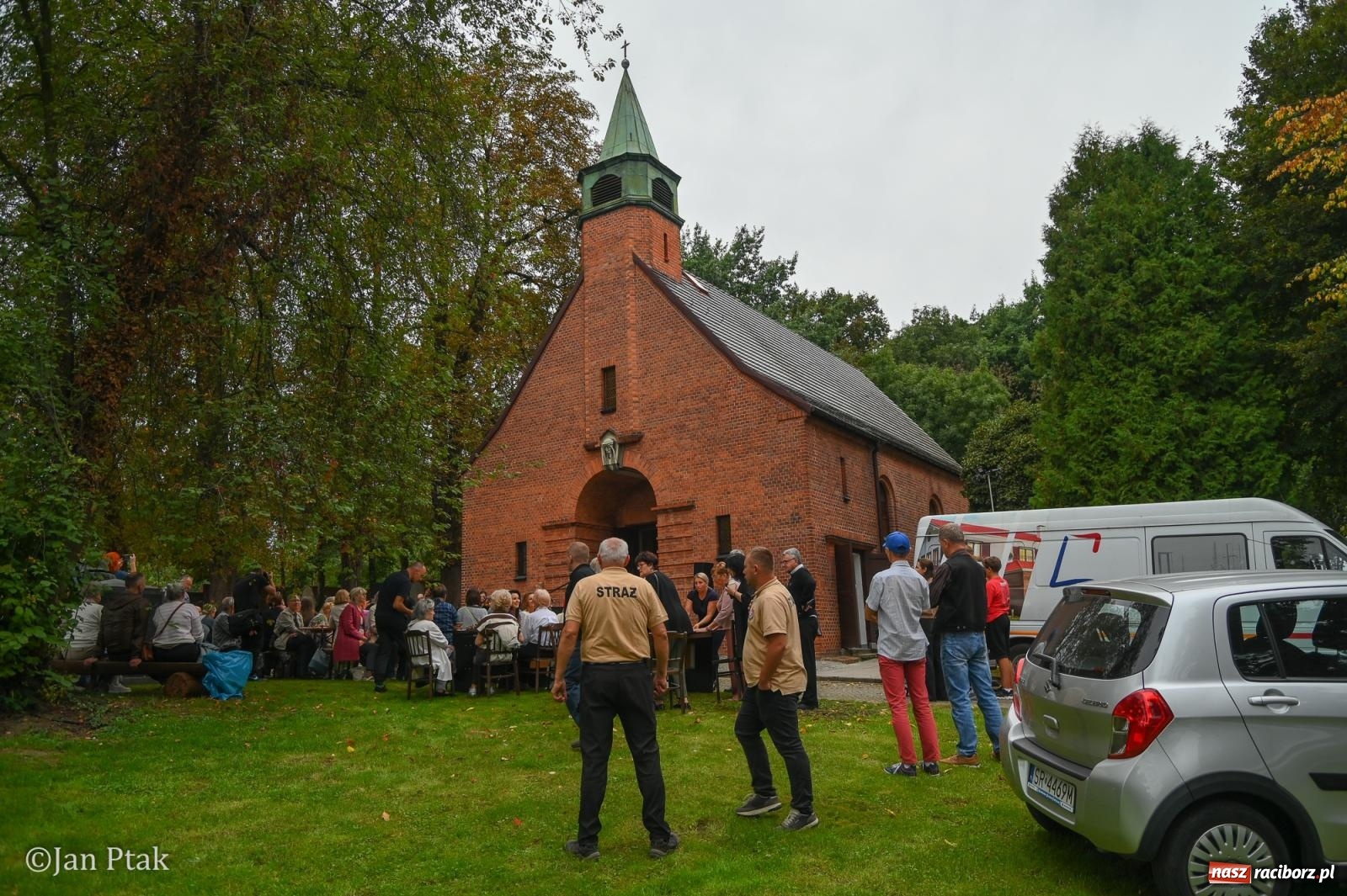 Zdjęcie w galerii na portalu naszraciborz.pl: Jazz na cmentarzu. Parafia ewangelicko-augsburska zaprosiła Raciborza na koncert na wzgórzu wiadomości z regionu