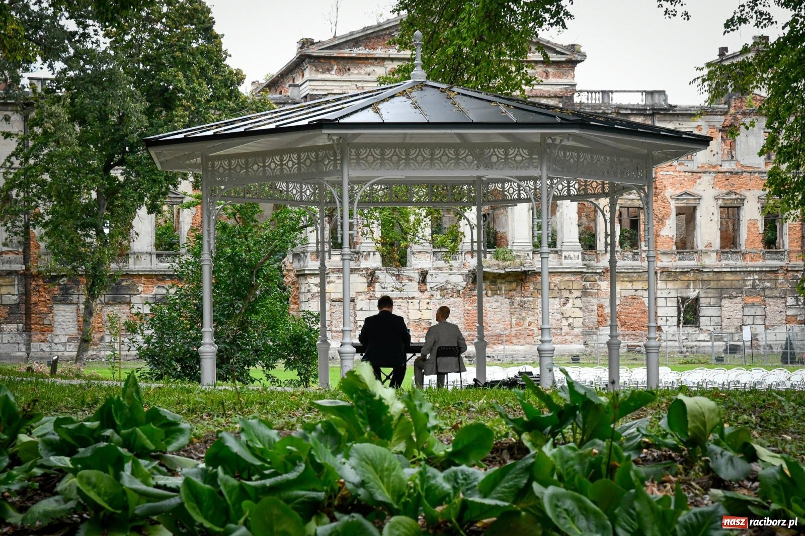 Zdjęcie w galerii na portalu naszraciborz.pl: Sławików: park przy pałacu Eickstedtów odzyskuje dawny blask [FOTO i WIDEO] wiadomości z regionu