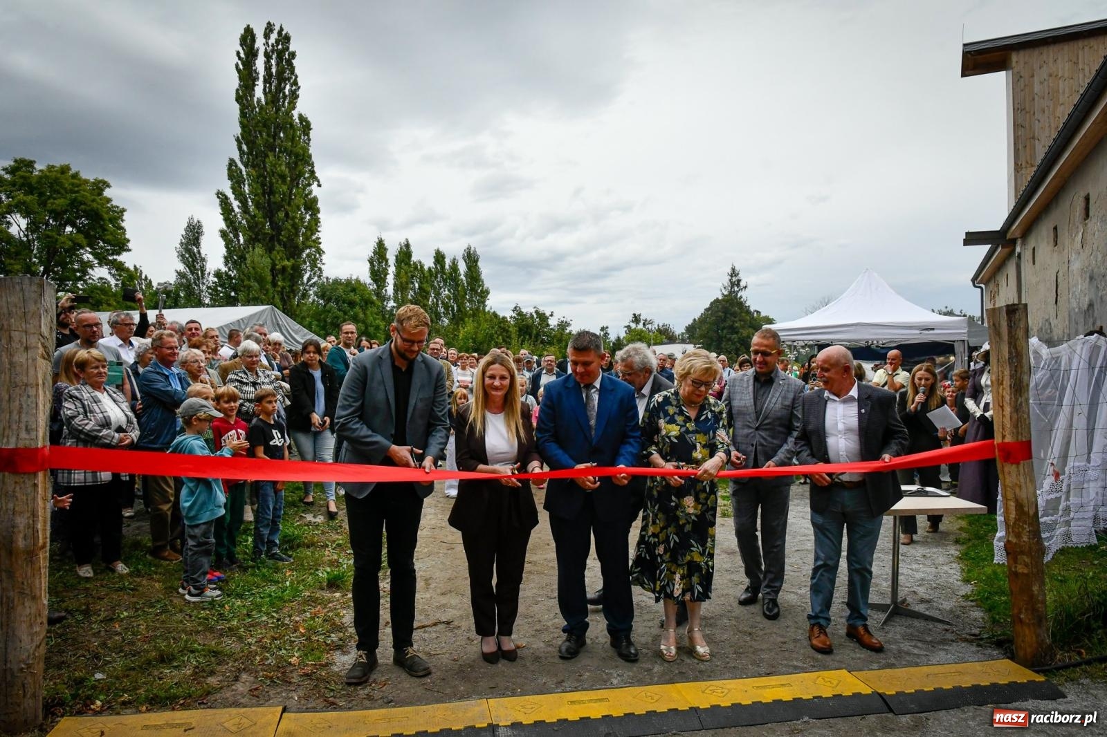 Zdjęcie w galerii na portalu naszraciborz.pl: Sławików: park przy pałacu Eickstedtów odzyskuje dawny blask [FOTO i WIDEO] wiadomości z regionu