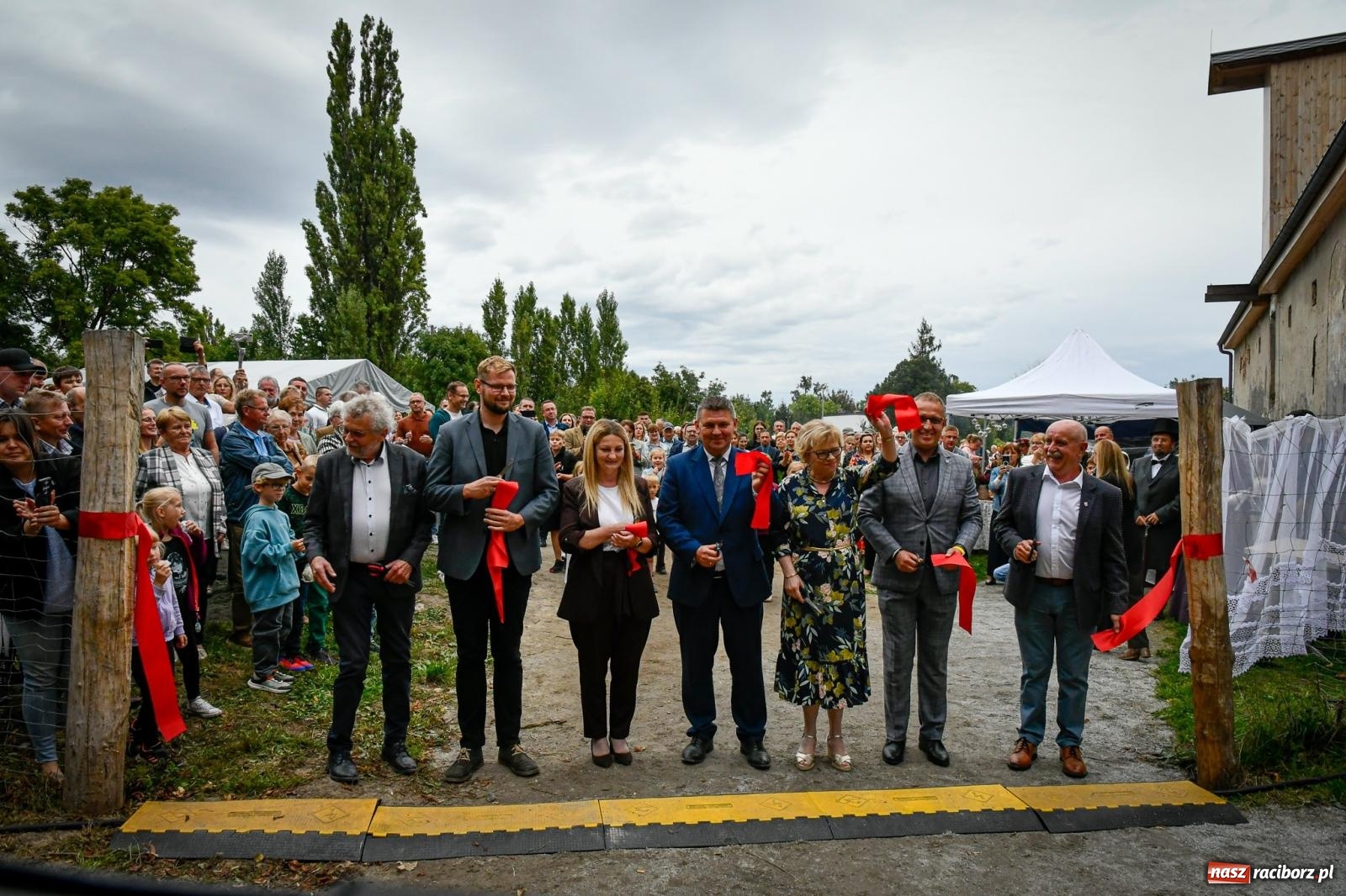 Zdjęcie w galerii na portalu naszraciborz.pl: Sławików: park przy pałacu Eickstedtów odzyskuje dawny blask [FOTO i WIDEO] wiadomości z regionu