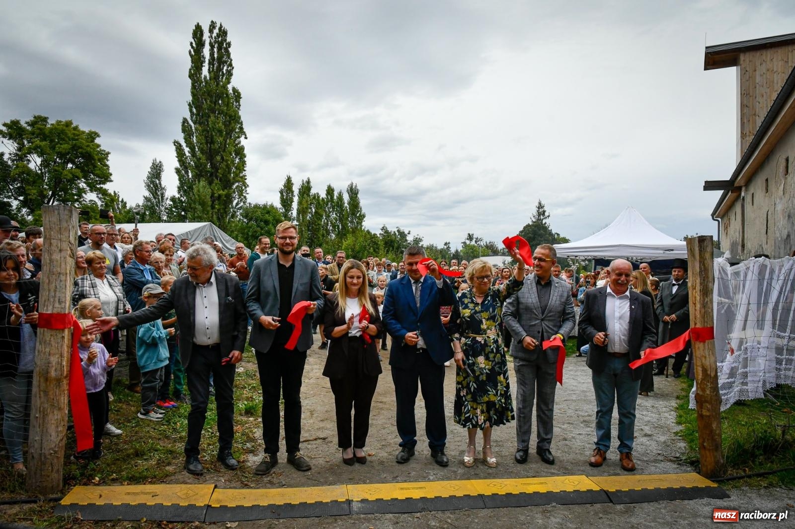 Zdjęcie w galerii na portalu naszraciborz.pl: Sławików: park przy pałacu Eickstedtów odzyskuje dawny blask [FOTO i WIDEO] wiadomości z regionu