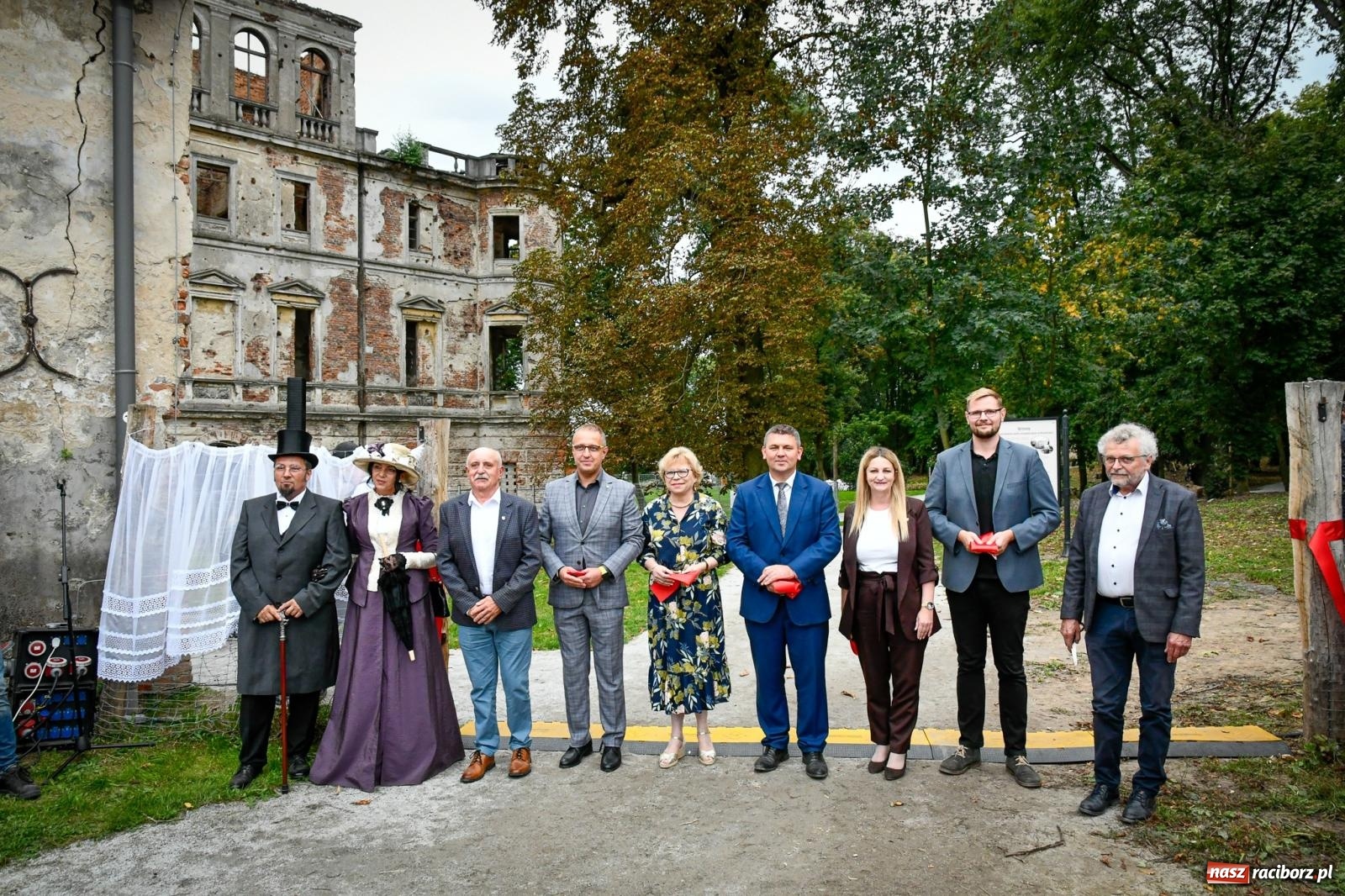 Zdjęcie w galerii na portalu naszraciborz.pl: Sławików: park przy pałacu Eickstedtów odzyskuje dawny blask [FOTO i WIDEO] wiadomości z regionu