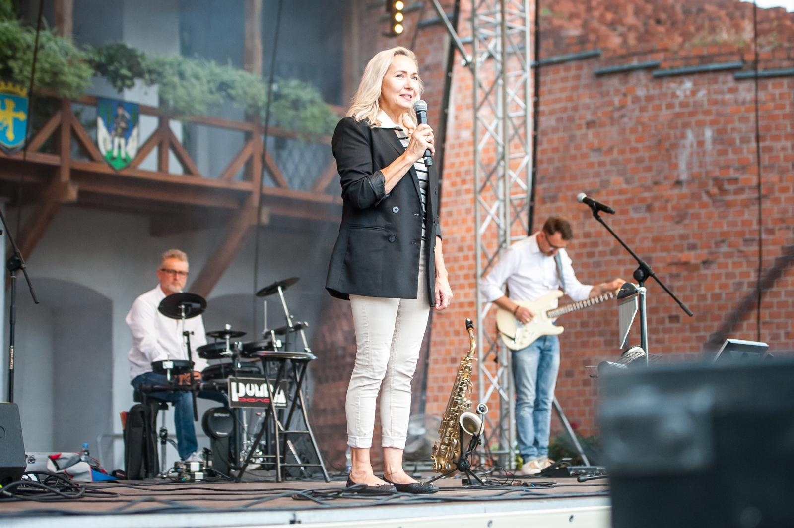 Zdjęcie w galerii na portalu naszraciborz.pl: Muzyczne pożegnanie lata na Zamku Piastowskim. Pompa Band i Il Mondo zaśpiewali dla publiczności [FOTO i WIDEO] wiadomości z regionu