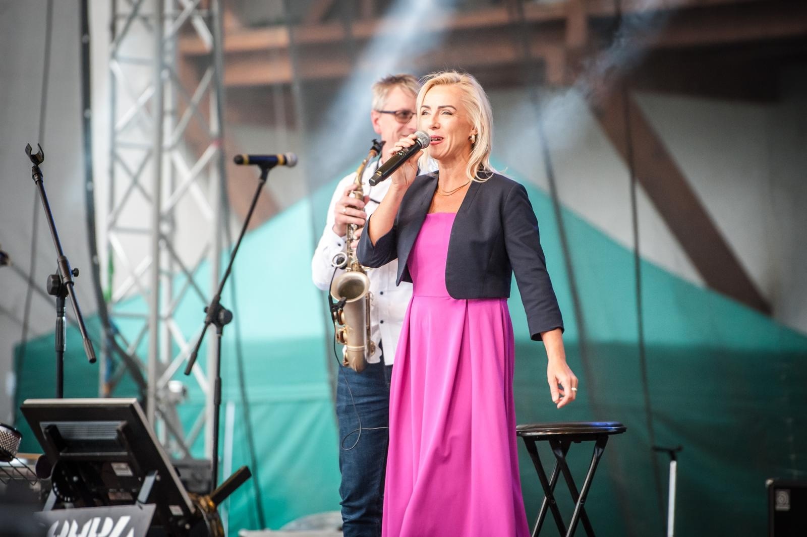 Zdjęcie w galerii na portalu naszraciborz.pl: Muzyczne pożegnanie lata na Zamku Piastowskim. Pompa Band i Il Mondo zaśpiewali dla publiczności [FOTO i WIDEO] wiadomości z regionu