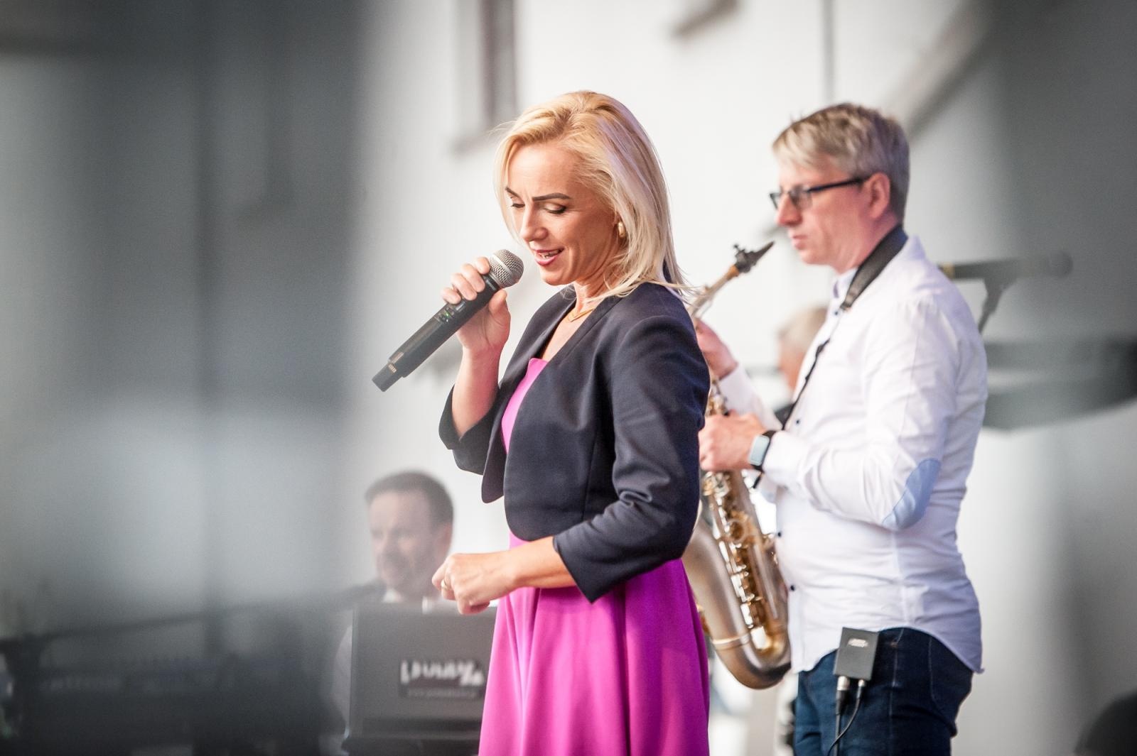 Zdjęcie w galerii na portalu naszraciborz.pl: Muzyczne pożegnanie lata na Zamku Piastowskim. Pompa Band i Il Mondo zaśpiewali dla publiczności [FOTO i WIDEO] wiadomości z regionu