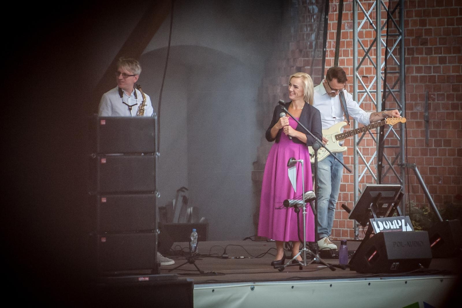 Zdjęcie w galerii na portalu naszraciborz.pl: Muzyczne pożegnanie lata na Zamku Piastowskim. Pompa Band i Il Mondo zaśpiewali dla publiczności [FOTO i WIDEO] wiadomości z regionu
