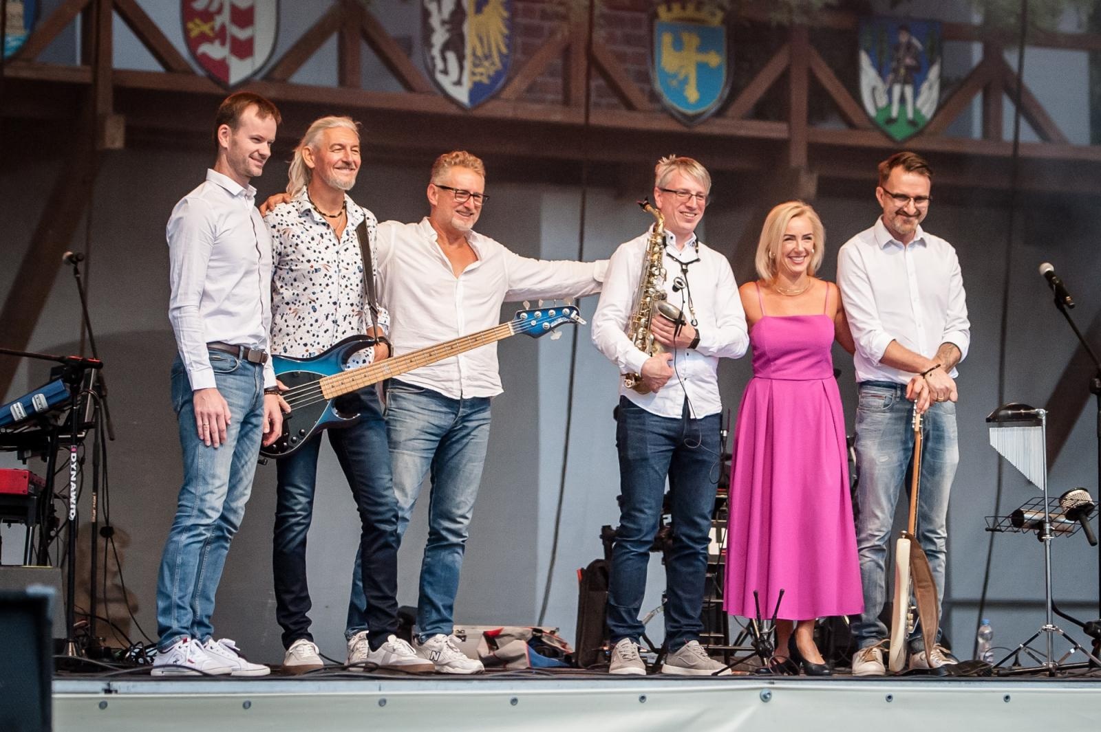 Zdjęcie w galerii na portalu naszraciborz.pl: Muzyczne pożegnanie lata na Zamku Piastowskim. Pompa Band i Il Mondo zaśpiewali dla publiczności [FOTO i WIDEO] wiadomości z regionu