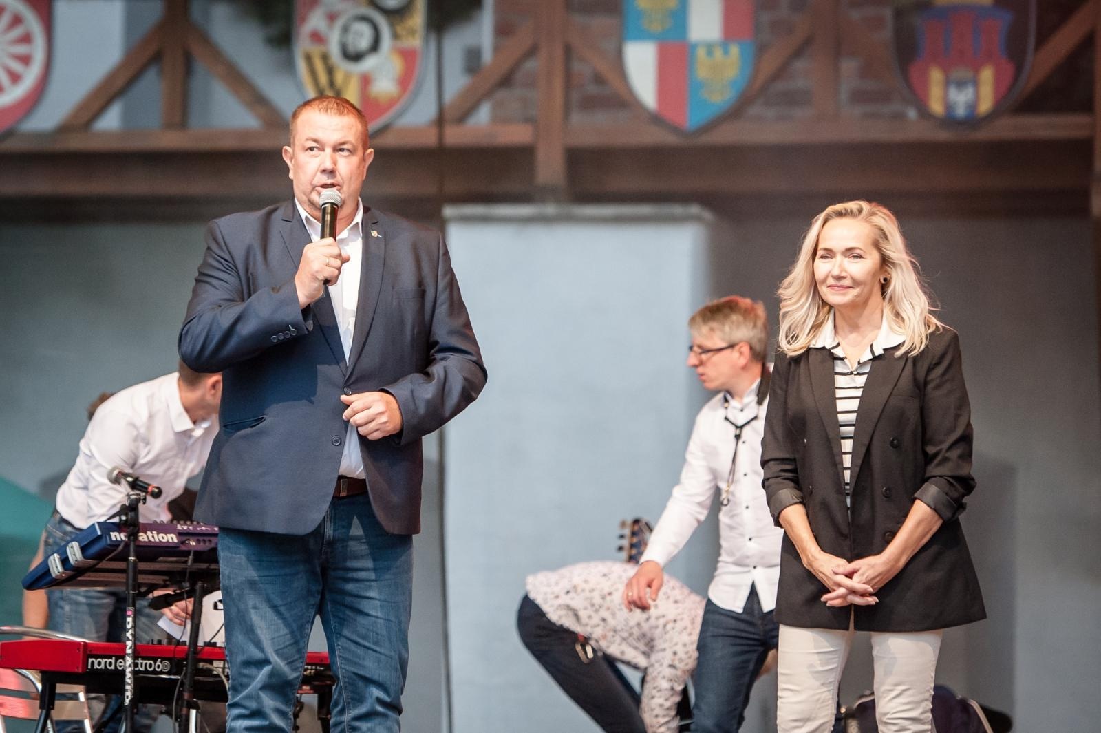 Zdjęcie w galerii na portalu naszraciborz.pl: Muzyczne pożegnanie lata na Zamku Piastowskim. Pompa Band i Il Mondo zaśpiewali dla publiczności [FOTO i WIDEO] wiadomości z regionu