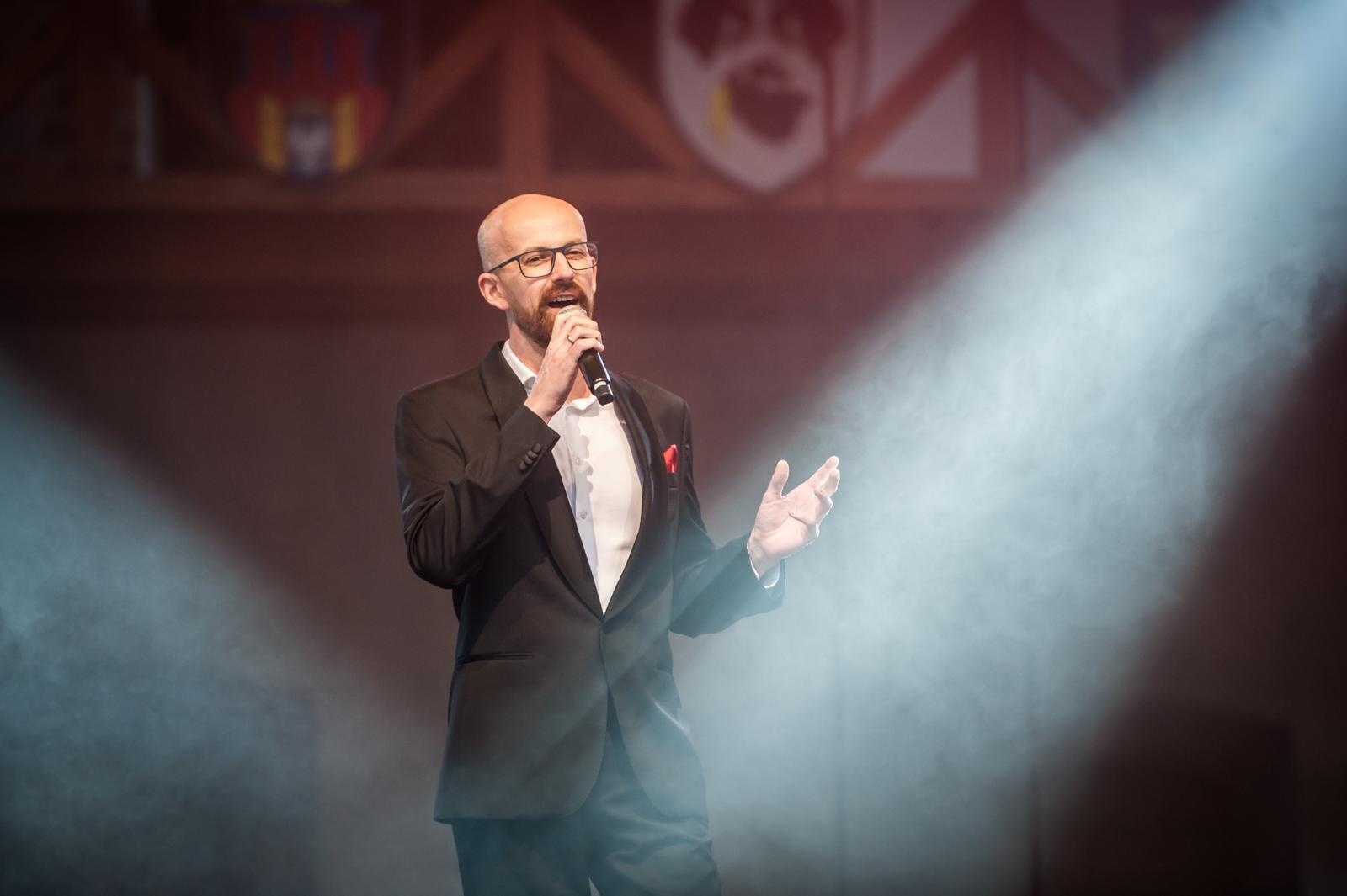 Zdjęcie w galerii na portalu naszraciborz.pl: Muzyczne pożegnanie lata na Zamku Piastowskim. Pompa Band i Il Mondo zaśpiewali dla publiczności [FOTO i WIDEO] wiadomości z regionu
