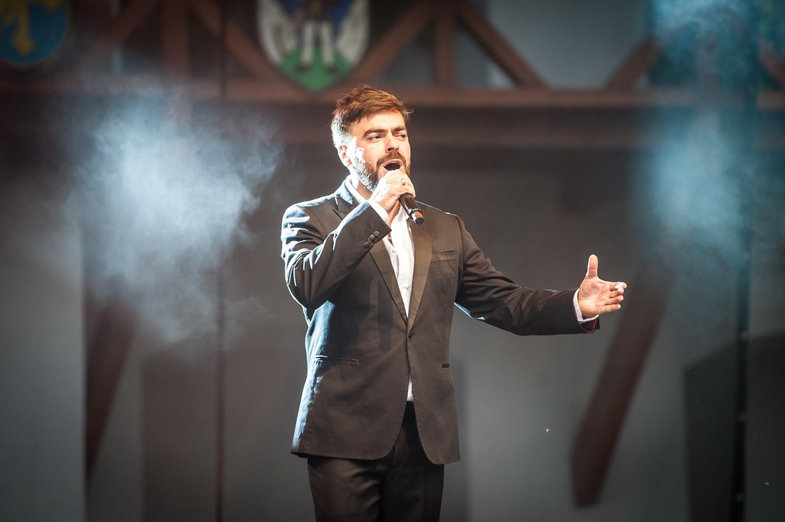 Zdjęcie w galerii na portalu naszraciborz.pl: Muzyczne pożegnanie lata na Zamku Piastowskim. Pompa Band i Il Mondo zaśpiewali dla publiczności [FOTO i WIDEO] wiadomości z regionu