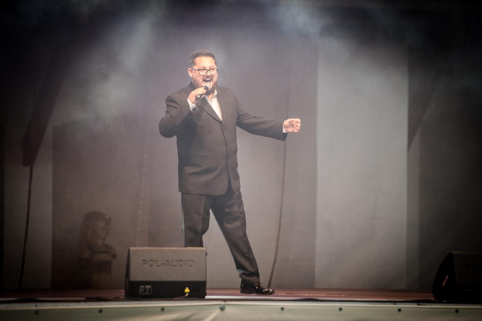 Zdjęcie w galerii na portalu naszraciborz.pl: Muzyczne pożegnanie lata na Zamku Piastowskim. Pompa Band i Il Mondo zaśpiewali dla publiczności [FOTO i WIDEO] wiadomości z regionu