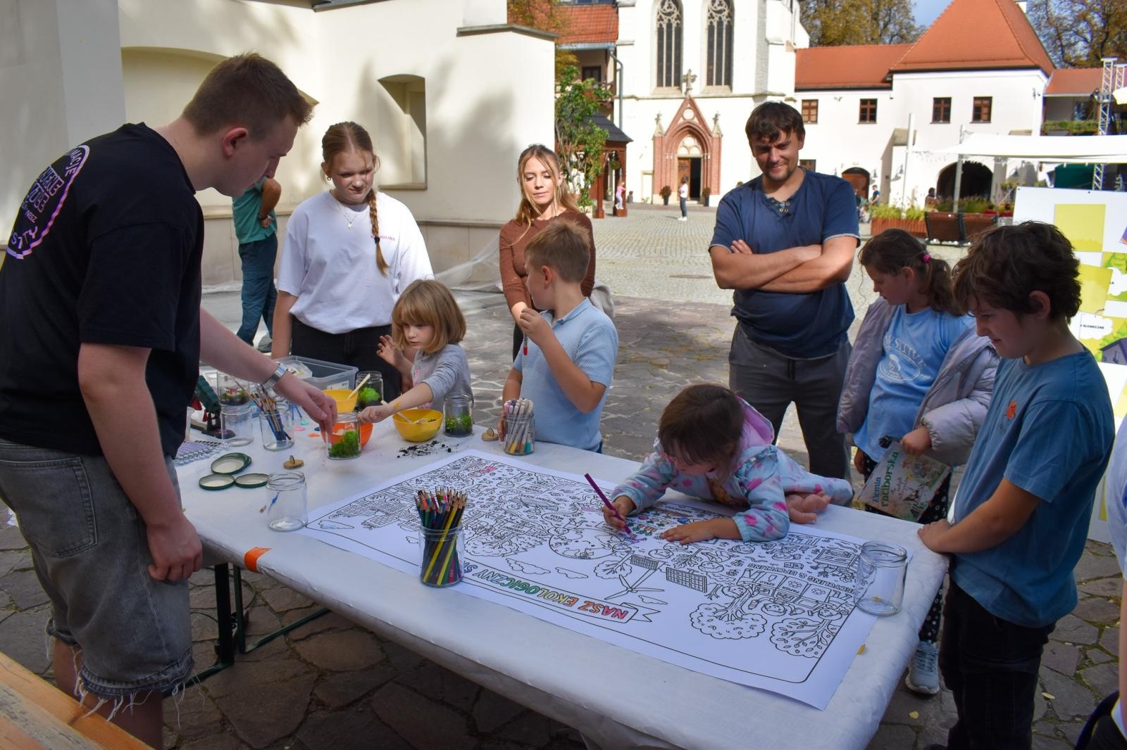 Zdjęcie w galerii na portalu naszraciborz.pl: Muzyczne pożegnanie lata na Zamku Piastowskim. Pompa Band i Il Mondo zaśpiewali dla publiczności [FOTO i WIDEO] wiadomości z regionu