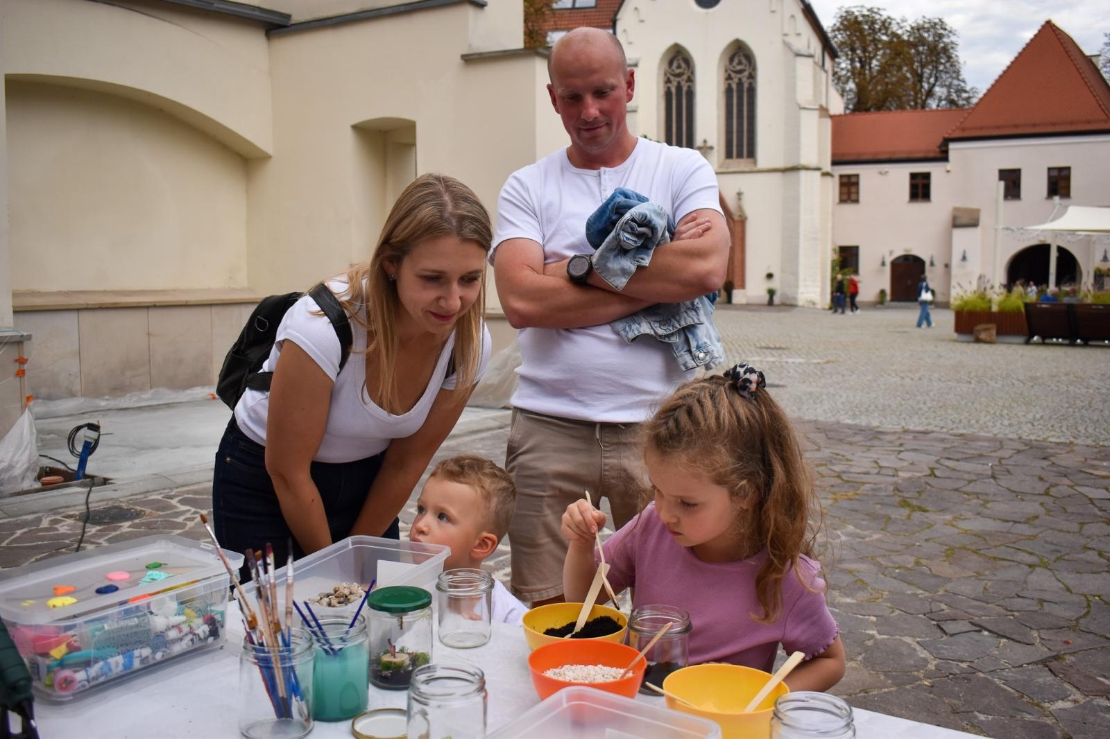 Zdjęcie w galerii na portalu naszraciborz.pl: Muzyczne pożegnanie lata na Zamku Piastowskim. Pompa Band i Il Mondo zaśpiewali dla publiczności [FOTO i WIDEO] wiadomości z regionu