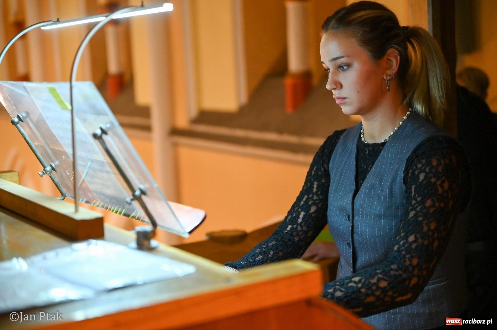Zdjęcie w galerii na portalu naszraciborz.pl: Muzyka organowa i chóralna zabrzmiała w kościele św. Jana Chrzciciela wiadomości z regionu