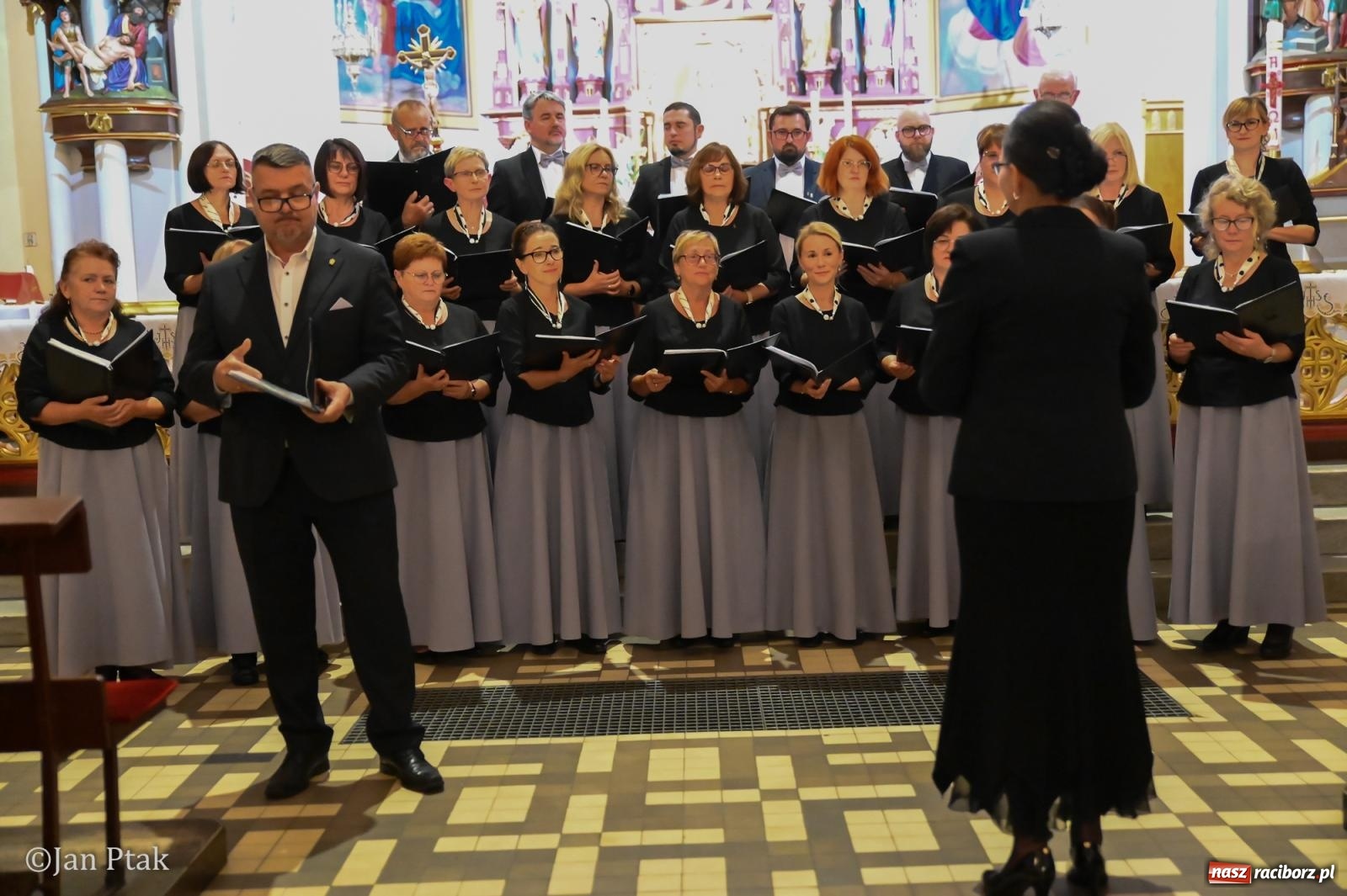 Zdjęcie w galerii na portalu naszraciborz.pl: Muzyka organowa i chóralna zabrzmiała w kościele św. Jana Chrzciciela wiadomości z regionu