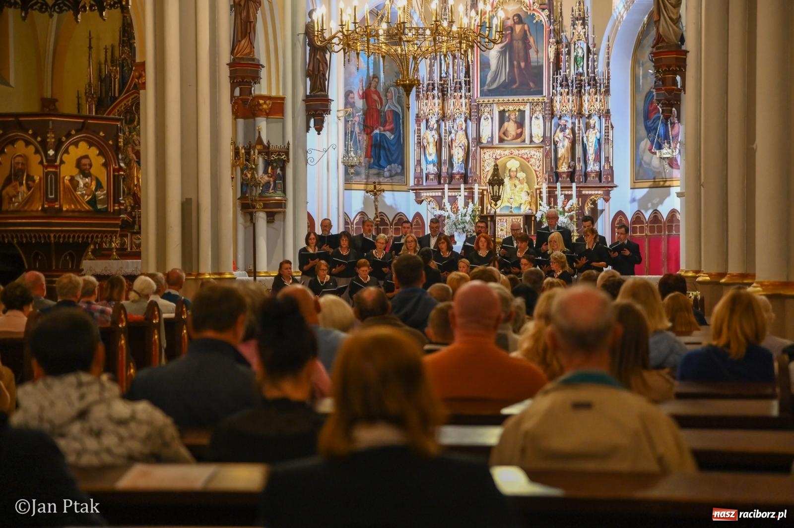 Zdjęcie w galerii na portalu naszraciborz.pl: Muzyka organowa i chóralna zabrzmiała w kościele św. Jana Chrzciciela wiadomości z regionu