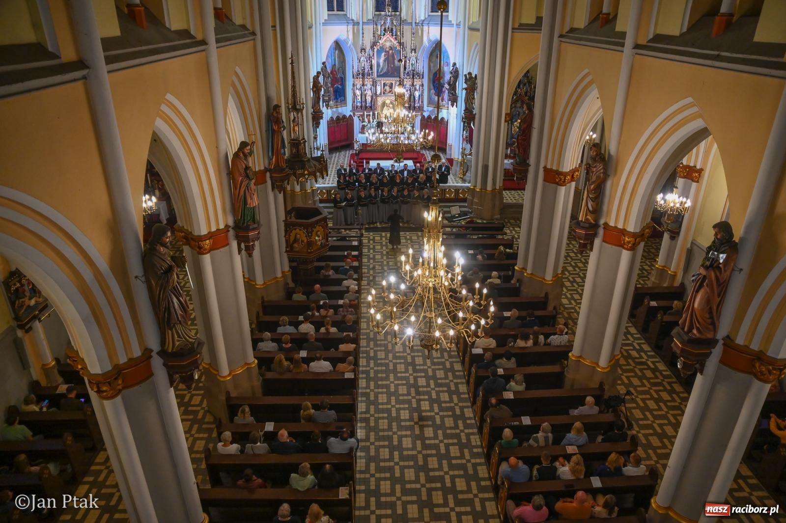 Zdjęcie w galerii na portalu naszraciborz.pl: Muzyka organowa i chóralna zabrzmiała w kościele św. Jana Chrzciciela wiadomości z regionu