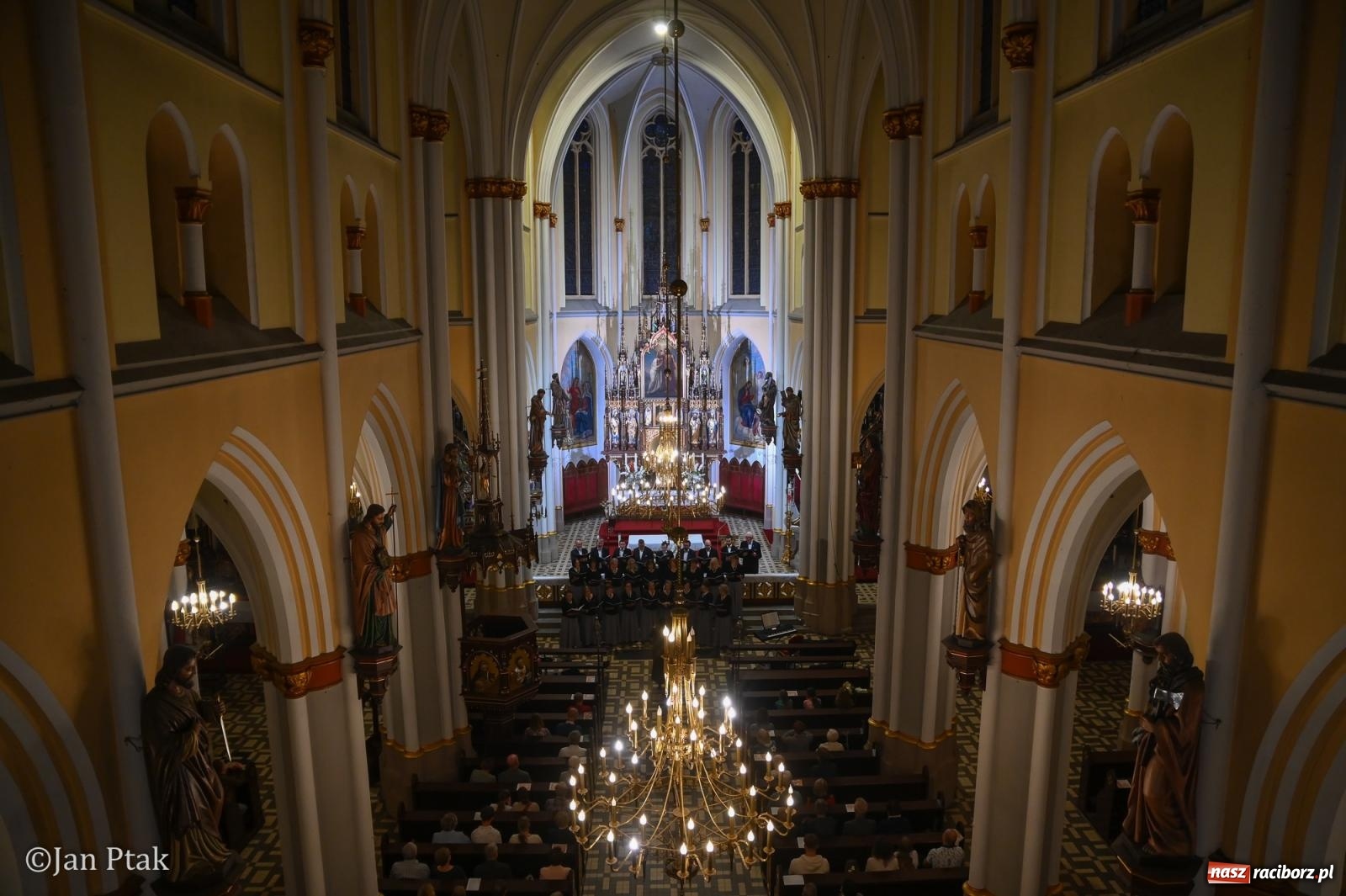 Zdjęcie w galerii na portalu naszraciborz.pl: Muzyka organowa i chóralna zabrzmiała w kościele św. Jana Chrzciciela wiadomości z regionu