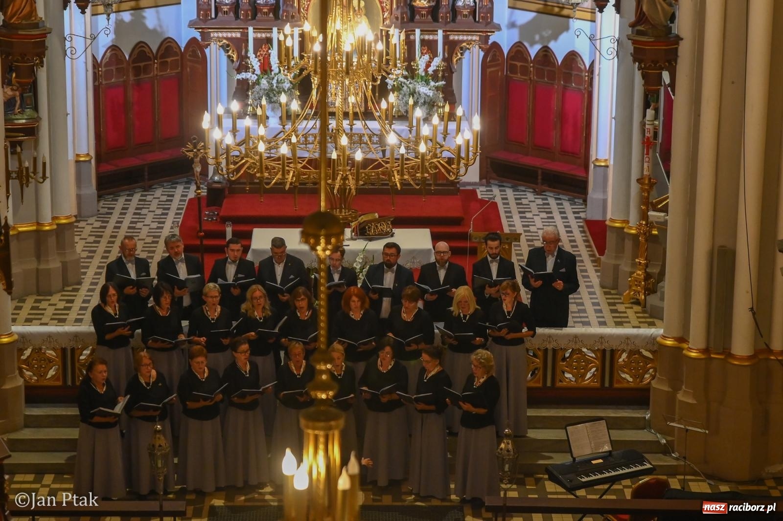 Zdjęcie w galerii na portalu naszraciborz.pl: Muzyka organowa i chóralna zabrzmiała w kościele św. Jana Chrzciciela wiadomości z regionu
