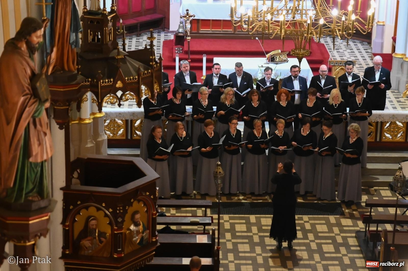 Zdjęcie w galerii na portalu naszraciborz.pl: Muzyka organowa i chóralna zabrzmiała w kościele św. Jana Chrzciciela wiadomości z regionu