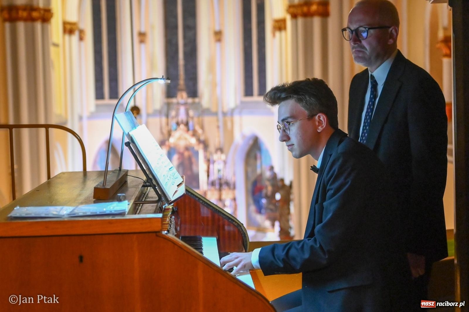 Zdjęcie w galerii na portalu naszraciborz.pl: Muzyka organowa i chóralna zabrzmiała w kościele św. Jana Chrzciciela wiadomości z regionu