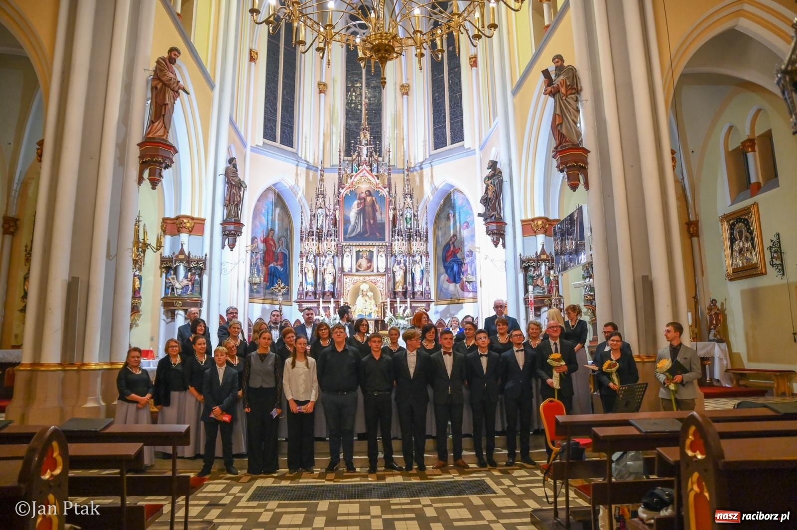 Zdjęcie w galerii na portalu naszraciborz.pl: Muzyka organowa i chóralna zabrzmiała w kościele św. Jana Chrzciciela wiadomości z regionu