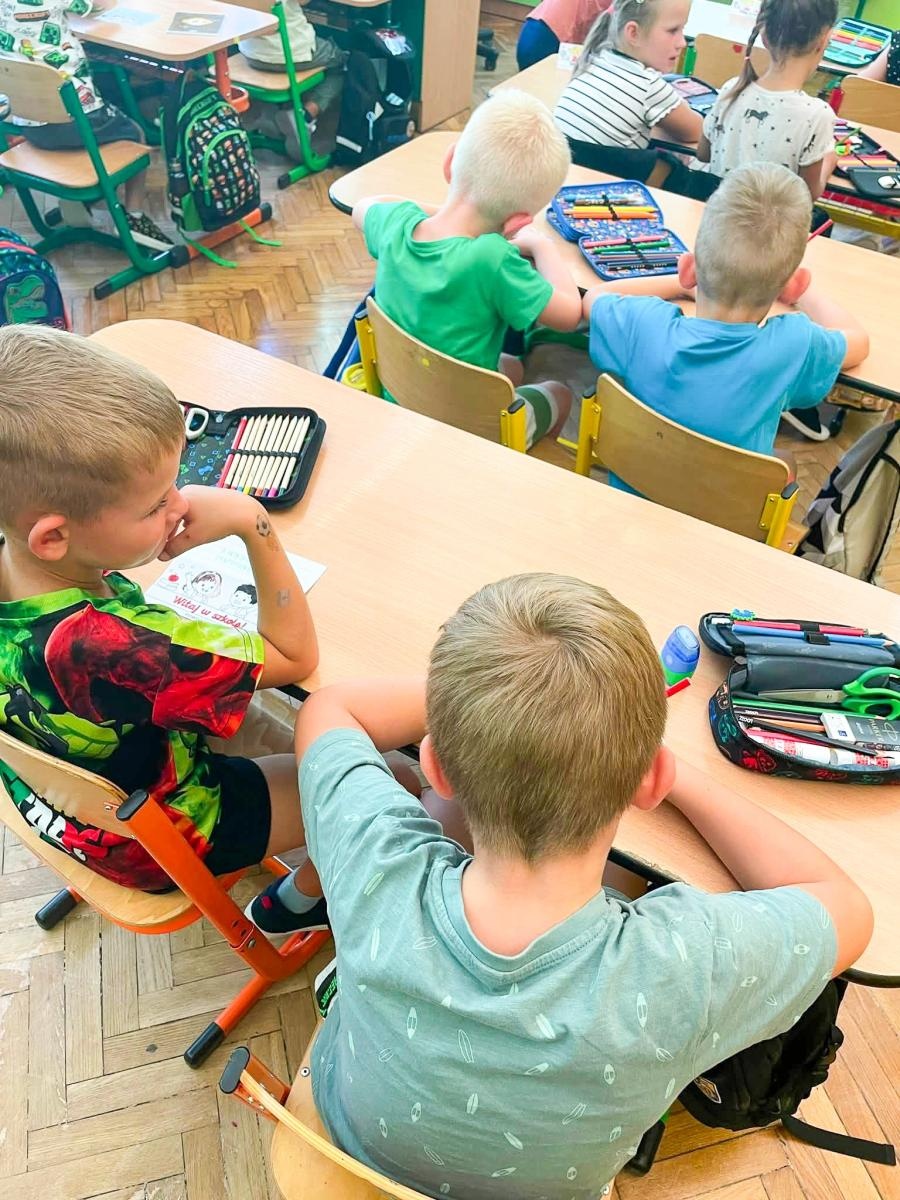 Zdjęcie w galerii na portalu naszraciborz.pl: Szkoła Podstawowa nr 13 rozpoczyna rok szkolny z pracownią AI wiadomości z regionu