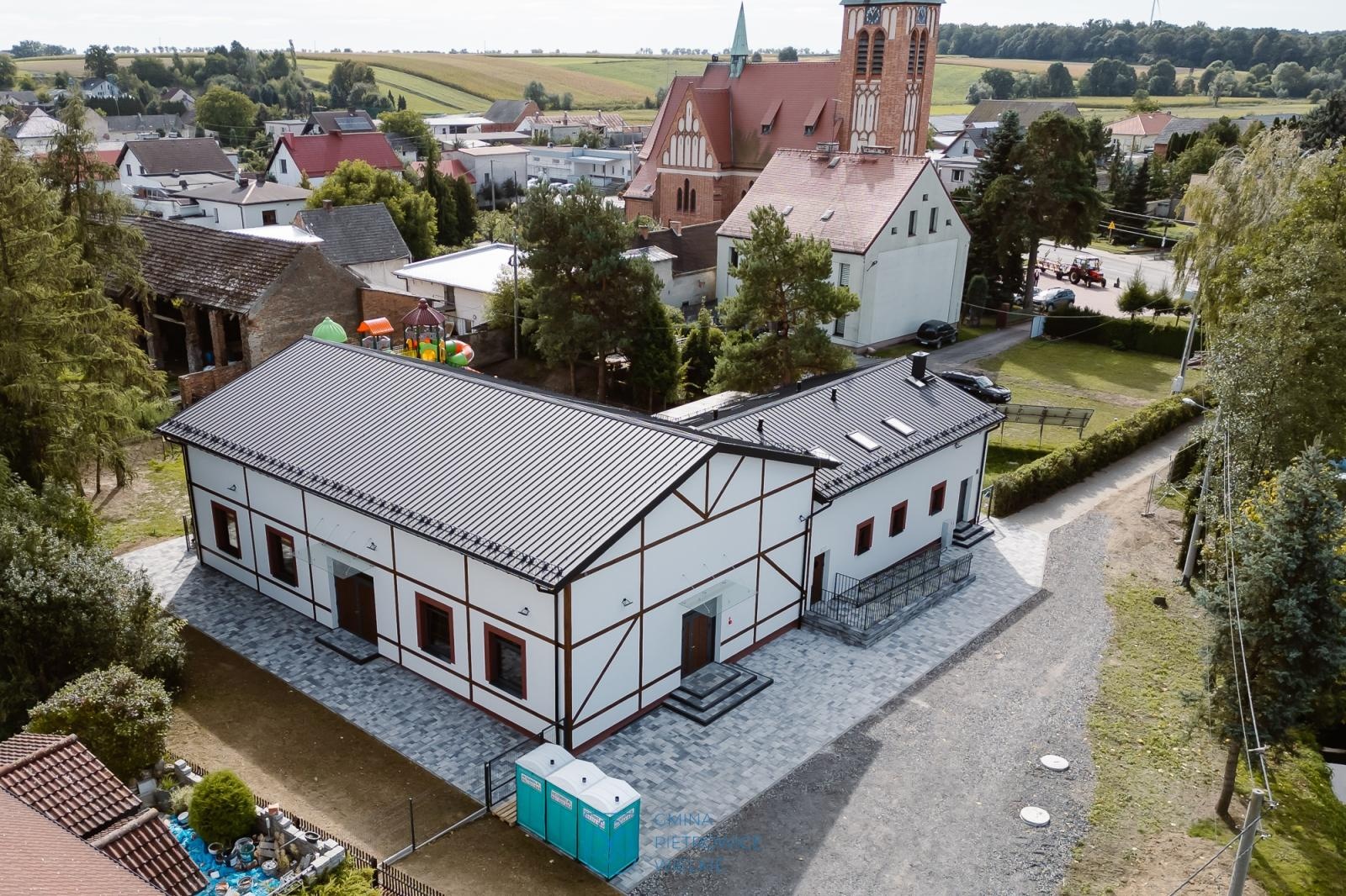 Zdjęcie w galerii na portalu naszraciborz.pl: Nowa Stodoła w Pawłowie oficjalnie otwarta. To miejsce ma służyć całej społeczności wiadomości z regionu