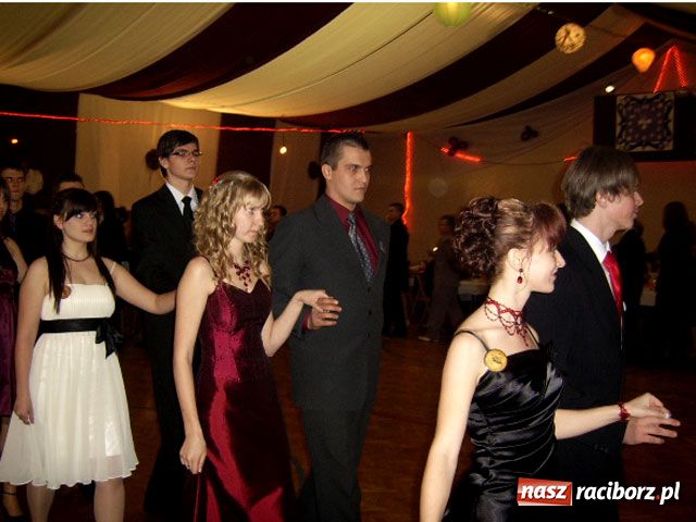 Zdjęcie w galerii na portalu naszraciborz.pl: II LO: studniówkę czas zacząć wiadomości z regionu