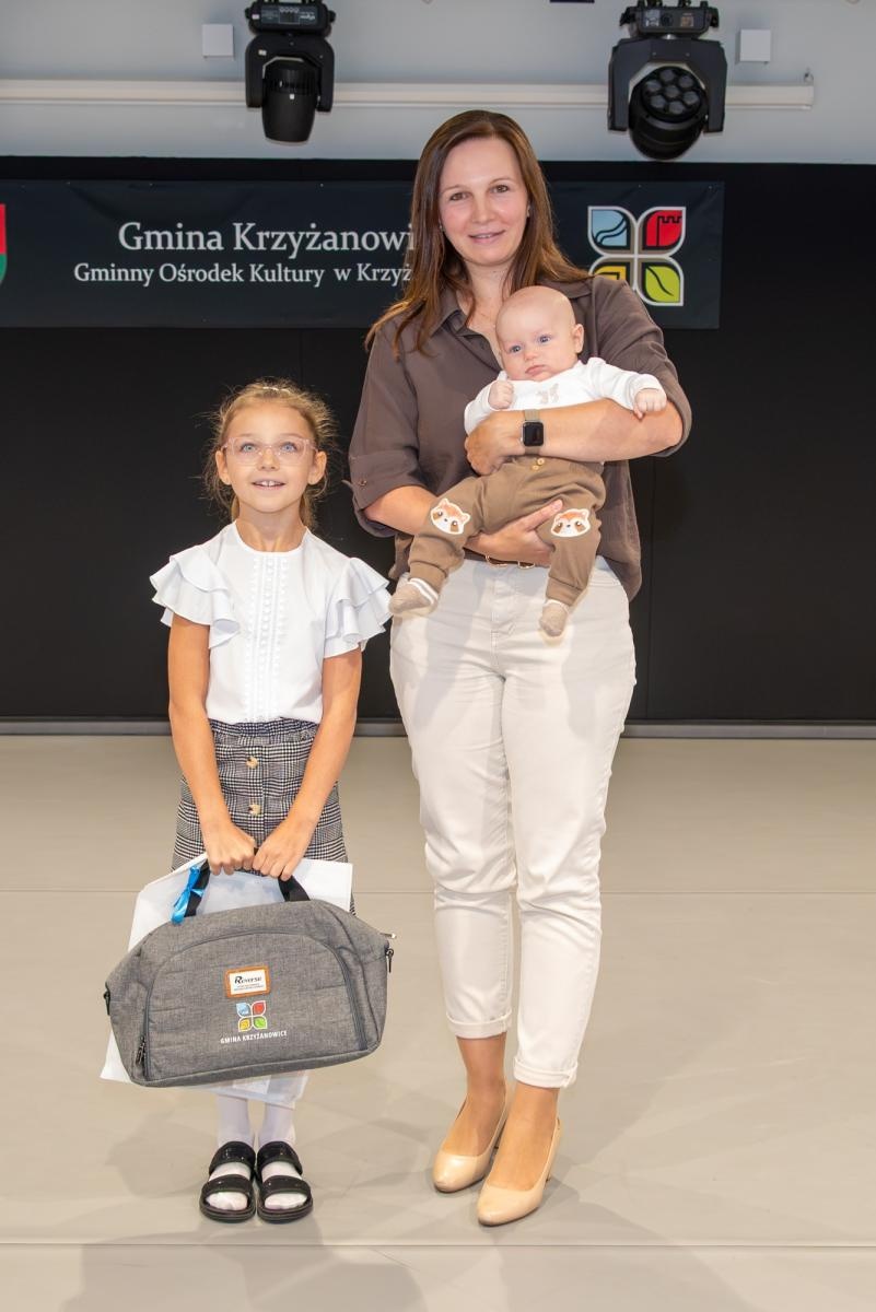 Zdjęcie w galerii na portalu naszraciborz.pl: Najmłodsi mieszkańcy gminy Krzyżanowice oficjalnie powitani. W Tworkowie spotkały się rodziny wiadomości z regionu