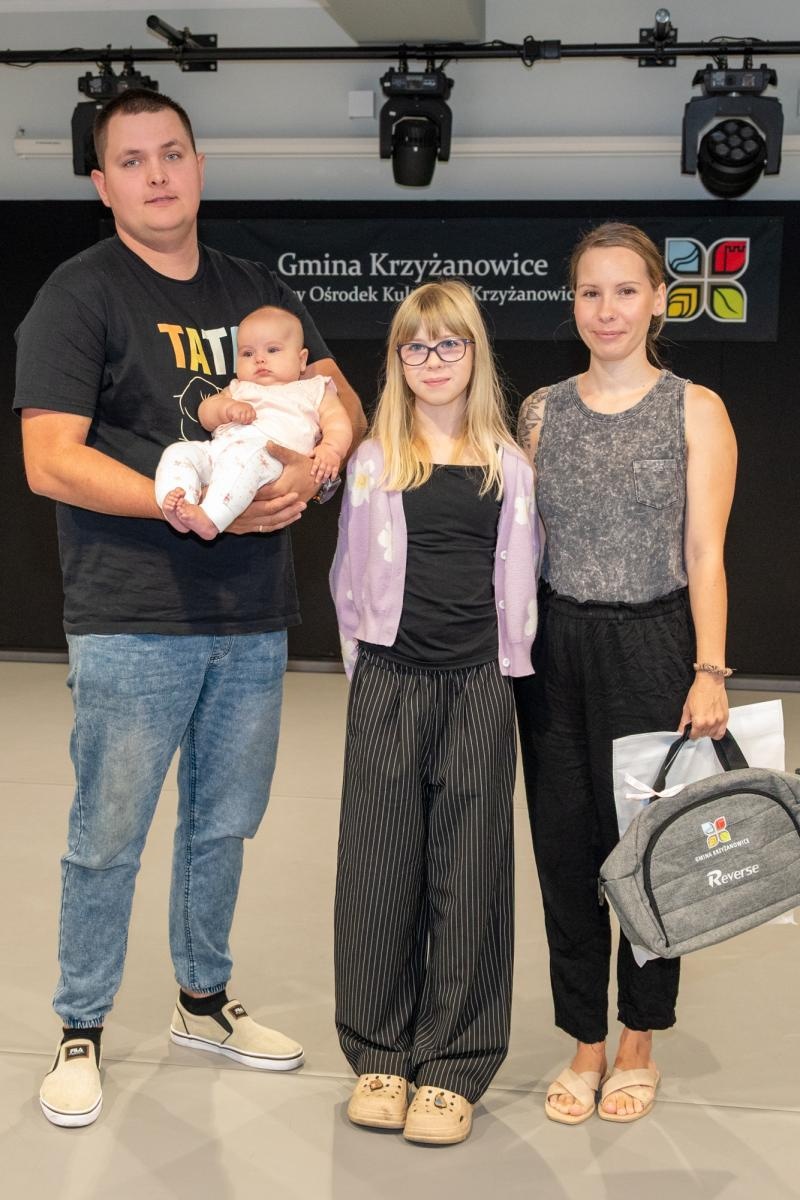 Zdjęcie w galerii na portalu naszraciborz.pl: Najmłodsi mieszkańcy gminy Krzyżanowice oficjalnie powitani. W Tworkowie spotkały się rodziny wiadomości z regionu
