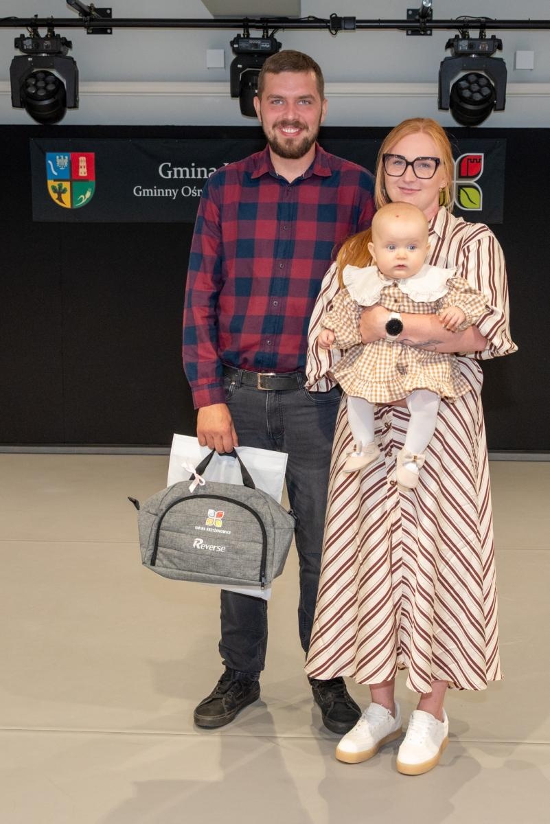 Zdjęcie w galerii na portalu naszraciborz.pl: Najmłodsi mieszkańcy gminy Krzyżanowice oficjalnie powitani. W Tworkowie spotkały się rodziny wiadomości z regionu