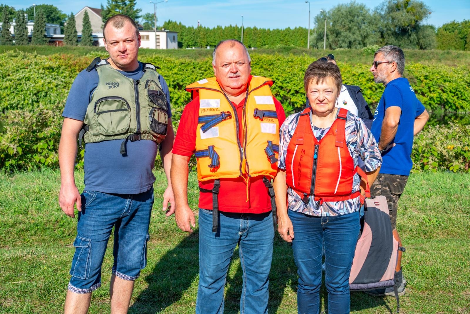 Zdjęcie w galerii na portalu naszraciborz.pl: Kajakowe pożegnanie sezonu na Granicznych Meandrach Odry. Polacy i Czesi znów spotkali się na rzece wiadomości z regionu