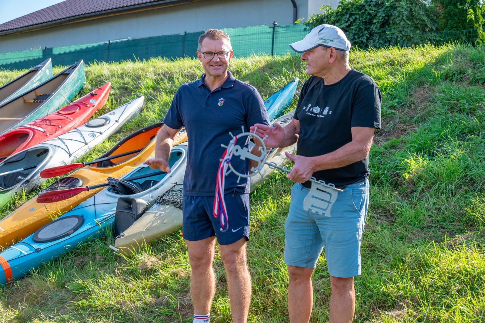 Zdjęcie w galerii na portalu naszraciborz.pl: Kajakowe pożegnanie sezonu na Granicznych Meandrach Odry. Polacy i Czesi znów spotkali się na rzece wiadomości z regionu