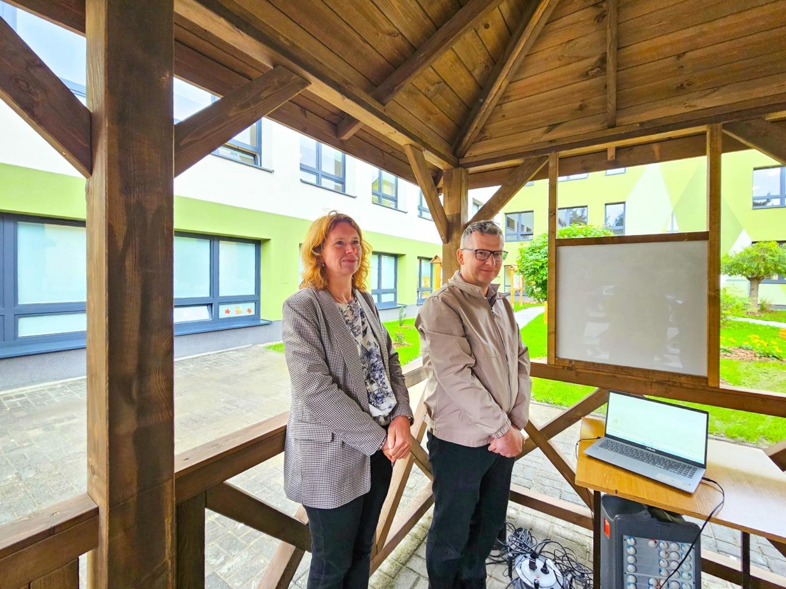 Zdjęcie w galerii na portalu naszraciborz.pl: Nowa ekopracownia pod chmurką przy raciborskiej szkole wiadomości z regionu