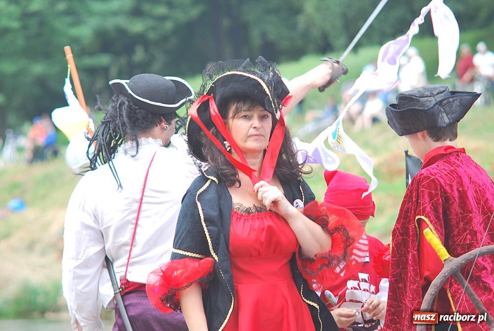 Zdjęcie w galerii na portalu naszraciborz.pl: Pływadła poszły z nurtem wiadomości z regionu