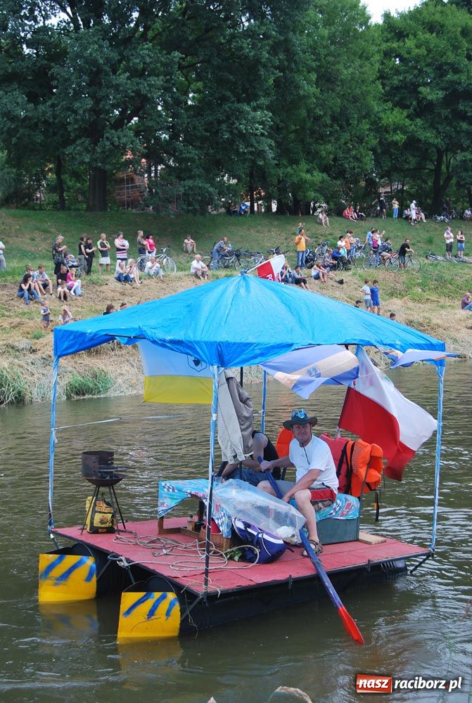 Zdjęcie w galerii na portalu naszraciborz.pl: Pływadła poszły z nurtem wiadomości z regionu