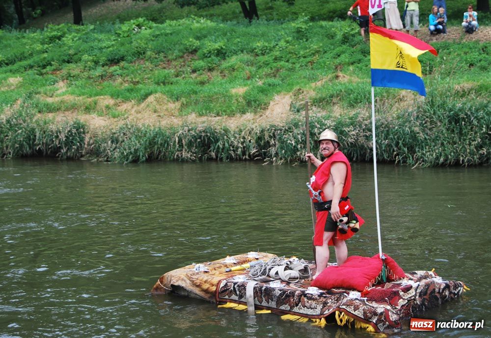 Zdjęcie w galerii na portalu naszraciborz.pl: Pływadła poszły z nurtem wiadomości z regionu