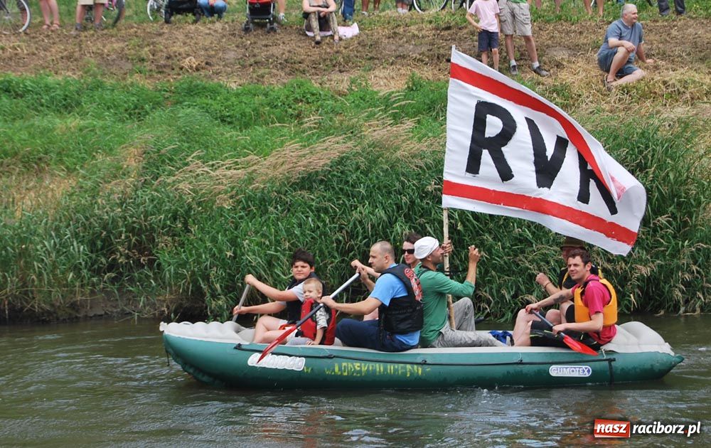 Zdjęcie w galerii na portalu naszraciborz.pl: Pływadła poszły z nurtem wiadomości z regionu