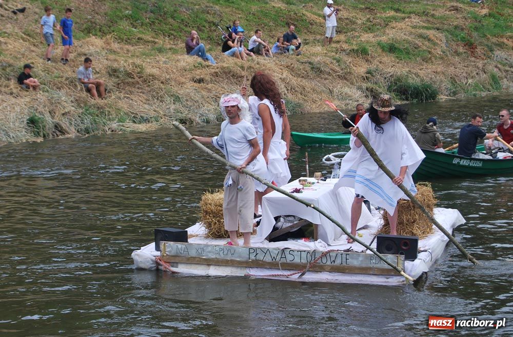 Zdjęcie w galerii na portalu naszraciborz.pl: Pływadła poszły z nurtem wiadomości z regionu