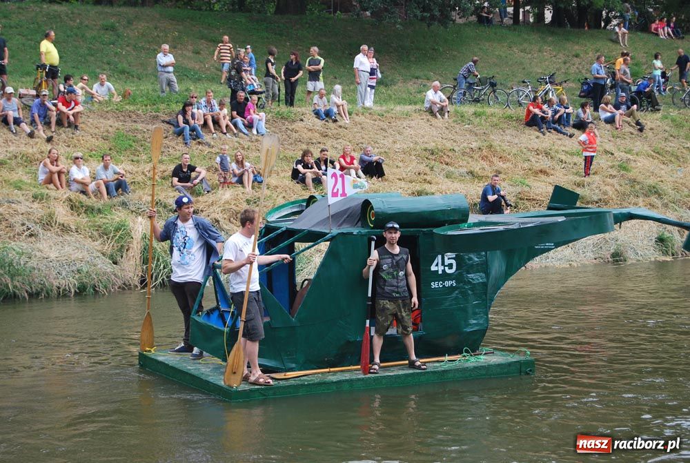 Zdjęcie w galerii na portalu naszraciborz.pl: Pływadła poszły z nurtem wiadomości z regionu
